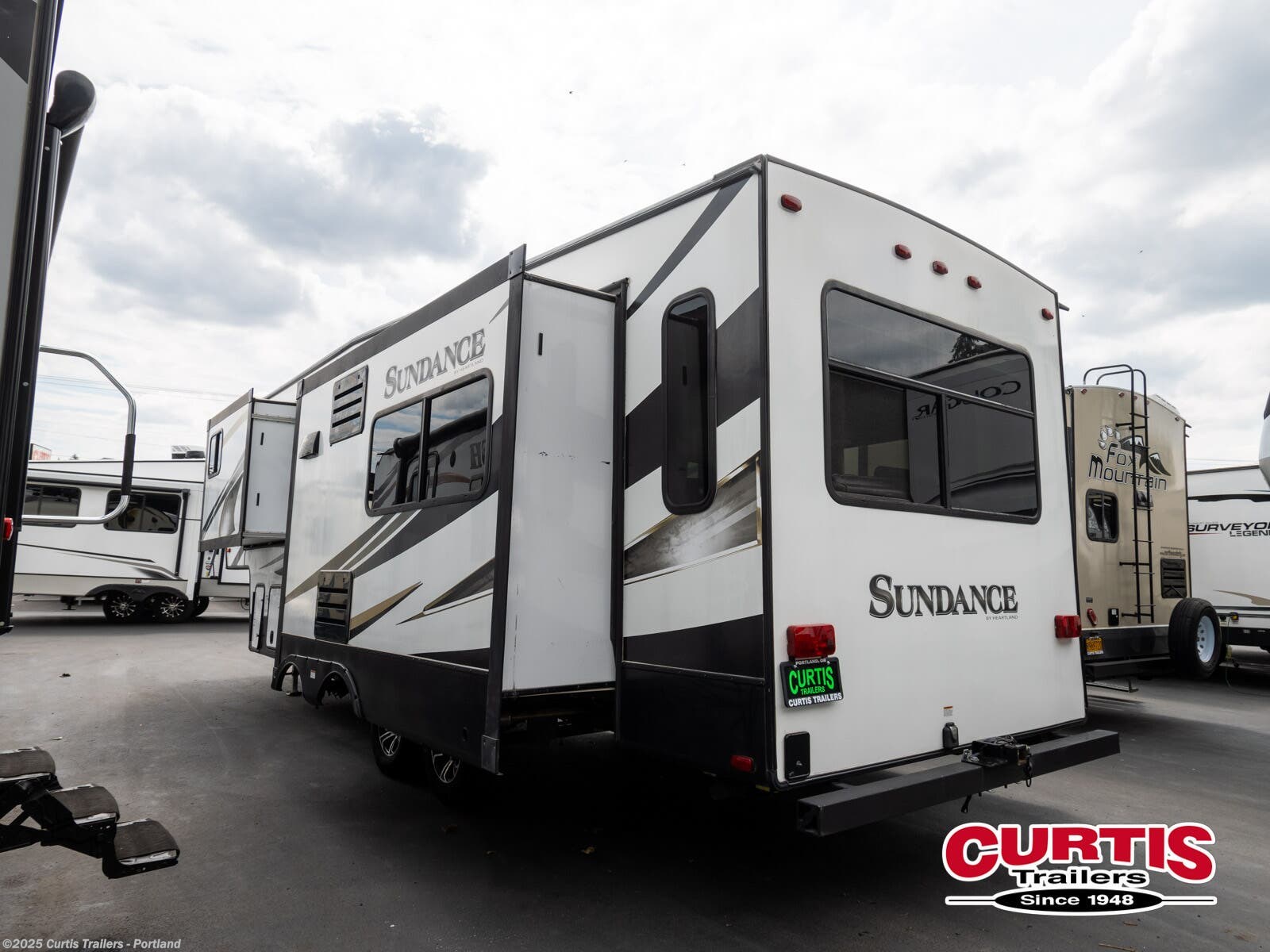 Contact us now about this 2018 Heartland Sundance 289TS! 2018 Sundance 289TS by Heartland from Curtis Trailers - Portland in Portland, Oregon