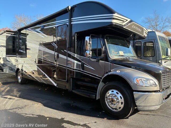2022 Entegra Coach Accolade XL 37K