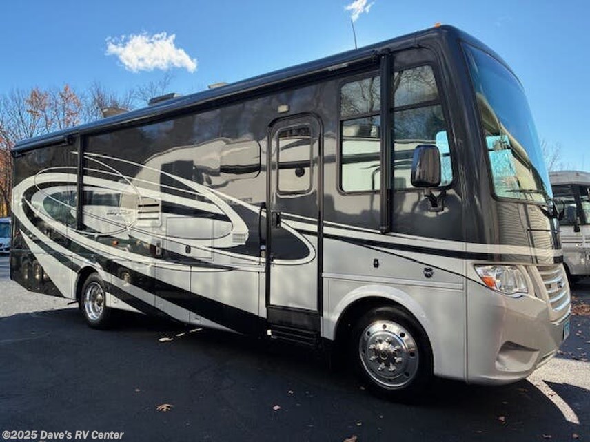 Used 2017 Newmar Bay Star 3124 available in Danbury, Connecticut