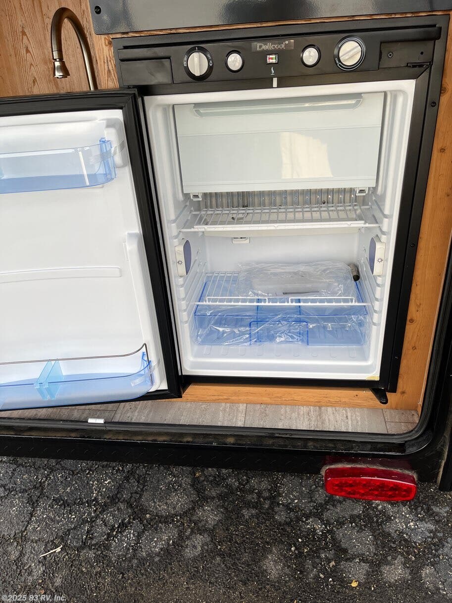 Call now about this 2026 Sunset Park RV SunRay 109! 2026 Sunset Park RV SunRay 109 - New Travel Trailer For Sale by 83 RV, Inc. in Long Grove, Illinois features Converter, Microwave, Power Roof Vent, Battery Charger, Smoke Detector