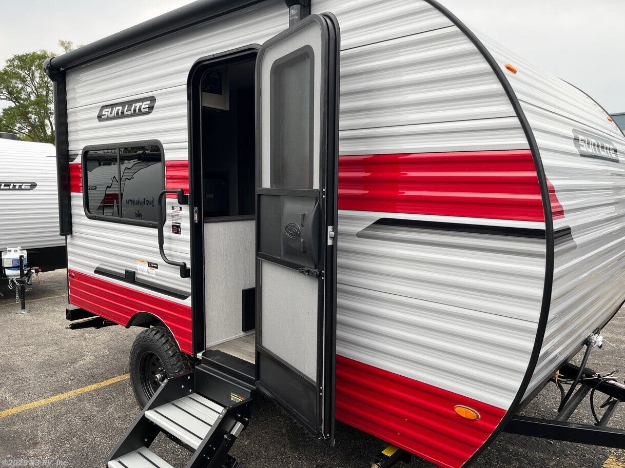 Contact us now about this 2026 Sunset Park RV Sun Lite 13BD! 2026 Sun Lite 13BD by Sunset Park RV from 83 RV, Inc. in Long Grove, Illinois