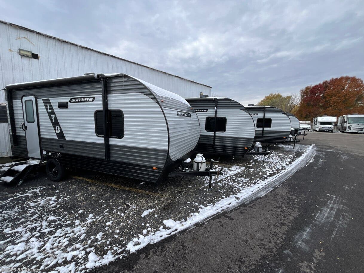 Email now about this 2024 Sunset Park RV Sun Lite LTD 19BH LTD! Used 2024 Sunset Park RV Sun Lite LTD 19BH LTD available in Long Grove, Illinois