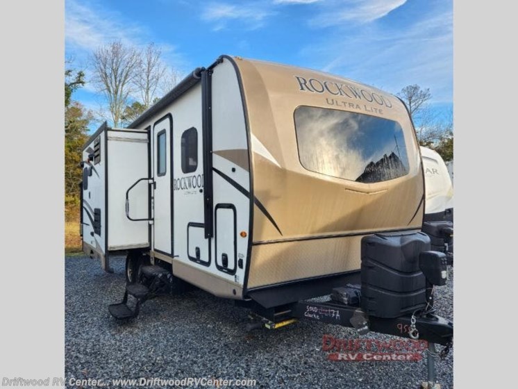 Used 2019 Forest River Rockwood Ultra Lite 2304DS available in Clermont, New Jersey