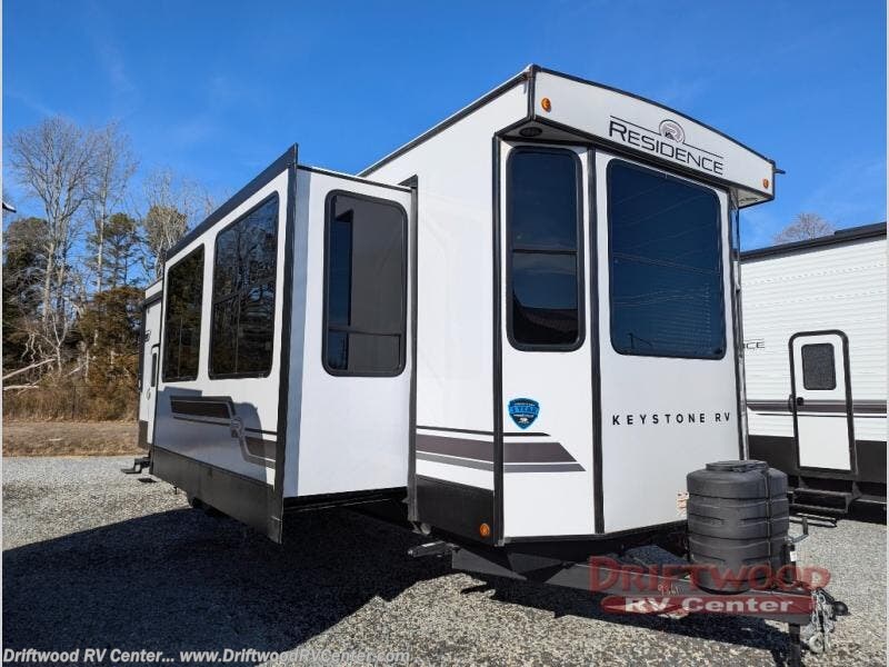 Email now about this 2025 Keystone Residence 401LOFT! New 2025 Keystone Residence 401LOFT available in Clermont, New Jersey