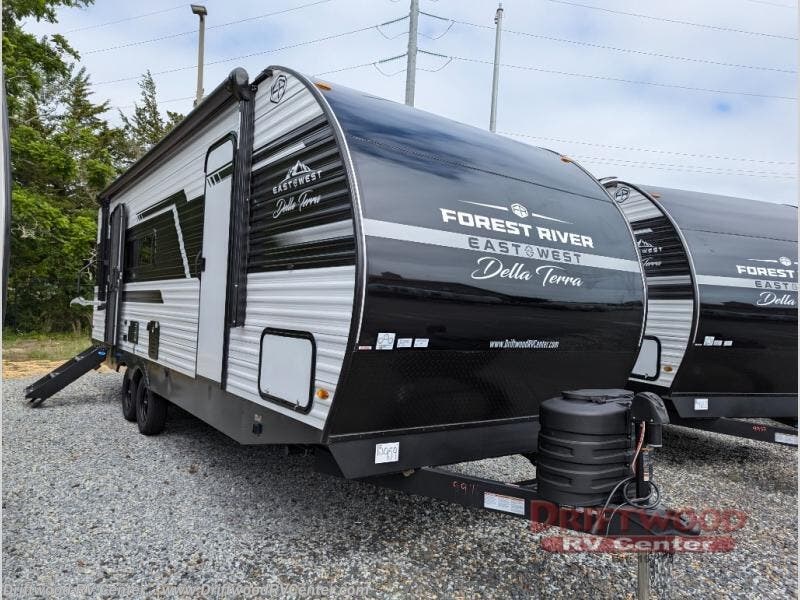 Email now about this 2026 East to West Della Terra 251RD! New 2026 East to West Della Terra 251RD available in Clermont, New Jersey