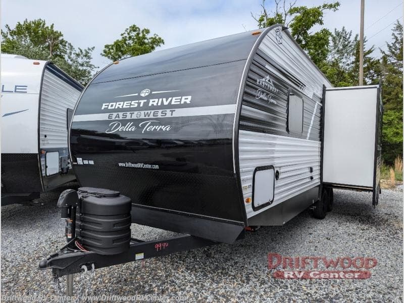 Contact us now about this 2026 East to West Della Terra 251RD! 2026 Della Terra 251RD by East to West from Driftwood RV Center in Clermont, New Jersey