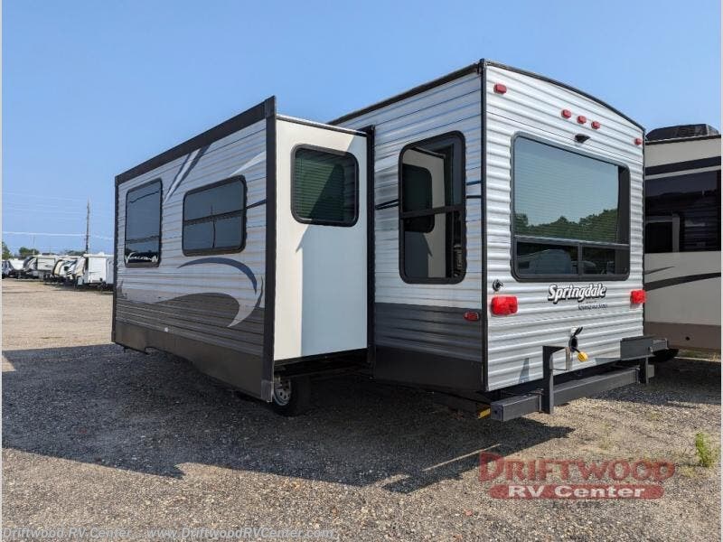 Used 2017 Keystone Summerland 2660RL available in Clermont, New Jersey