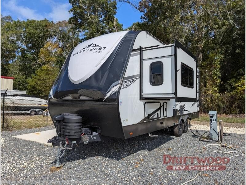 Contact us now about this 2024 East to West Alta 2400KTH! 2024 Alta 2400KTH by East to West from Driftwood RV Center in Clermont, New Jersey