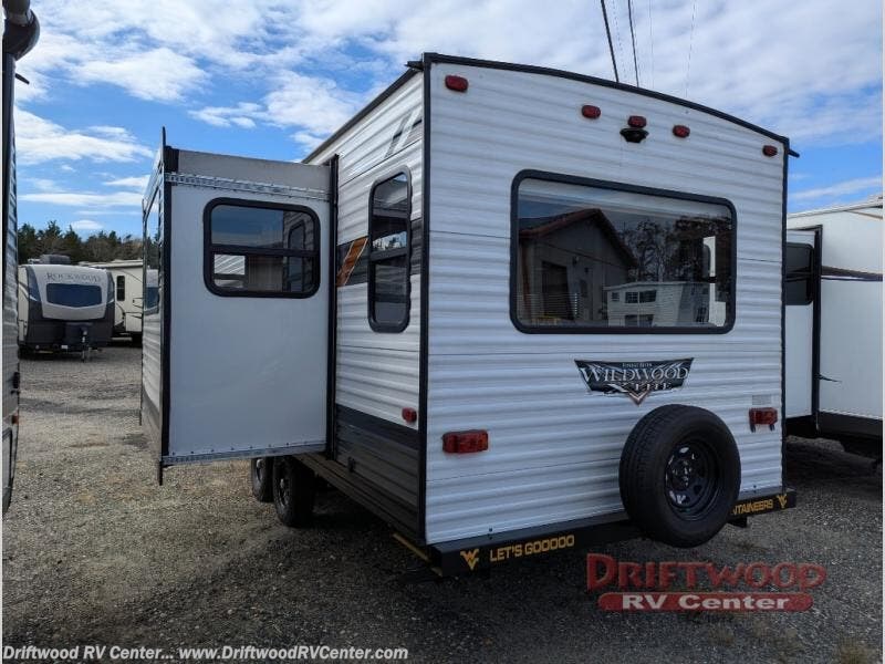 Used 2022 Forest River Wildwood X-Lite 24RLXL available in Clermont, New Jersey