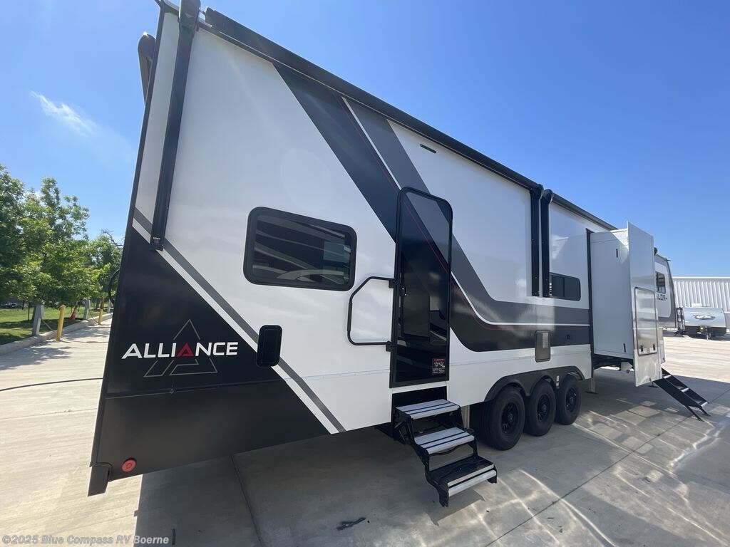 New 2025 Alliance RV Valor All-Access 40V13 available in Boerne, Texas