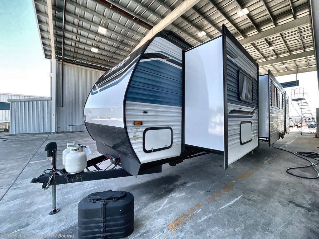 Contact us now about this 2025 CrossRoads Zinger 340BH! 2025 Zinger 340BH by CrossRoads from Blue Compass RV Boerne in Boerne, Texas