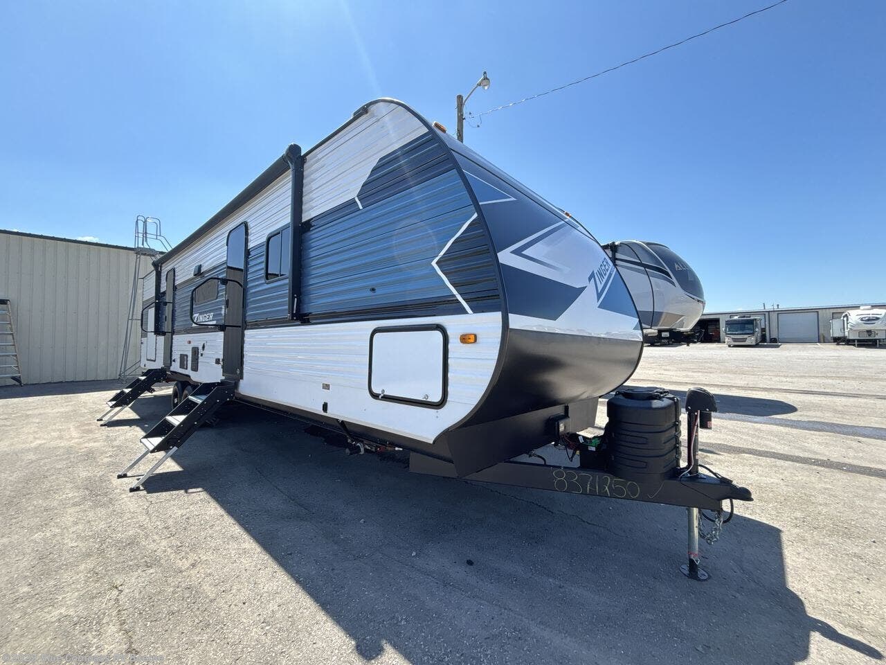 New 2025 CrossRoads Zinger 340BH available in Boerne, Texas