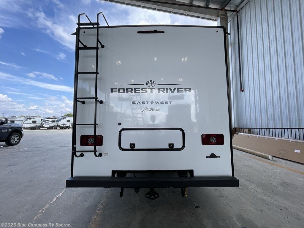 New 2026 East to West Entrada 28000S available in Boerne, Texas