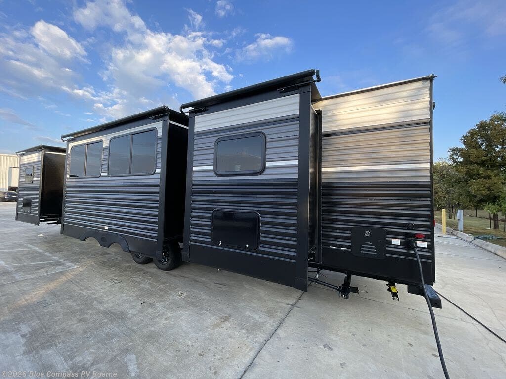 New 2026 CrossRoads Zinger 390DB available in Boerne, Texas