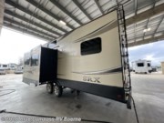 Contact us now about this 2018 Keystone Cougar Half-Ton Series 326SRX! 2018 Cougar Half-Ton Series 326SRX by Keystone from Blue Compass RV Boerne in Boerne, Texas