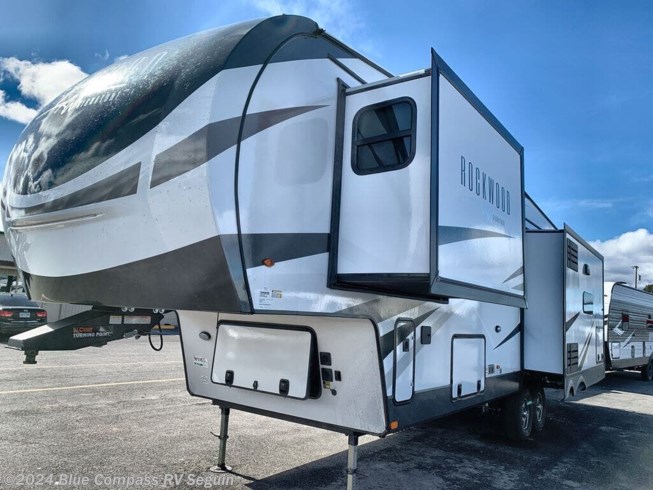 2023 Forest River Rockwood RLF2893BS - New Fifth Wheel For Sale by Blue Compass RV Seguin in Seguin, Texas
