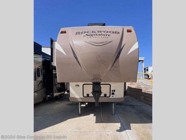 2016 Forest River Rockwood Signature Ultra Lite 8289WS - Used Fifth Wheel For Sale by Blue Compass RV Seguin in Seguin, Texas