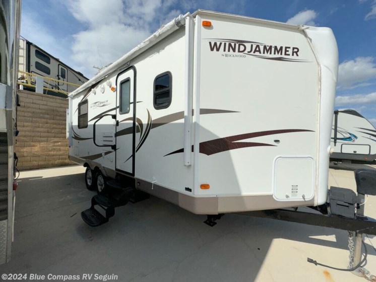 Used 2011 Forest River Rockwood Wind Jammer 2102W available in Seguin, Texas
