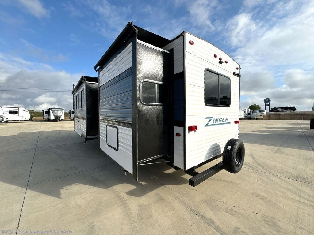 Call now about this 2025 CrossRoads Zinger 320FB! 2025 CrossRoads Zinger 320FB - New Travel Trailer For Sale by Blue Compass RV Seguin in Seguin, Texas