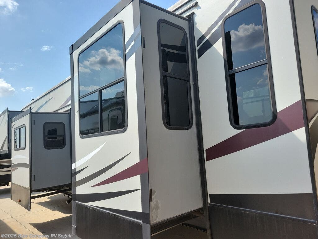 Call now about this 2018 Heartland Gateway 3712 RDMB! 2018 Heartland Gateway 3712 RDMB - Used Fifth Wheel For Sale by Blue Compass RV Seguin in Seguin, Texas