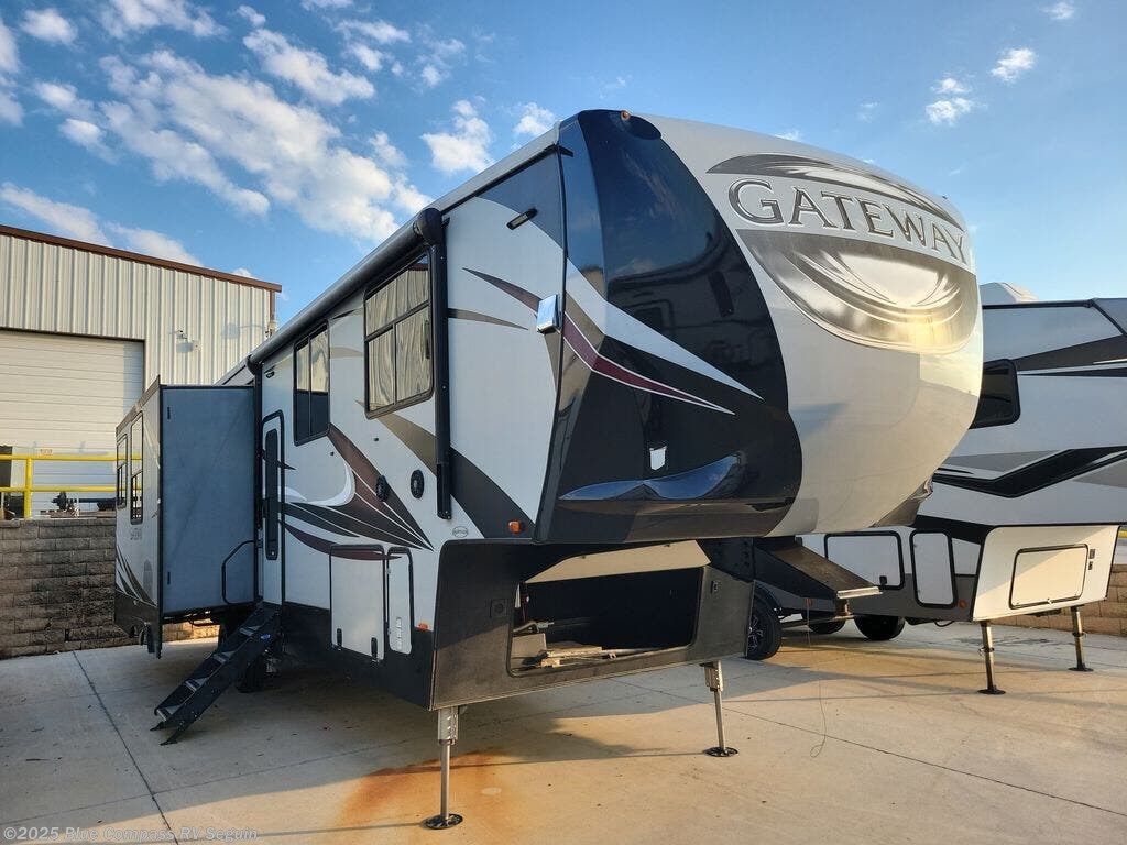 Email now about this 2018 Heartland Gateway 3712 RDMB! Used 2018 Heartland Gateway 3712 RDMB available in Seguin, Texas