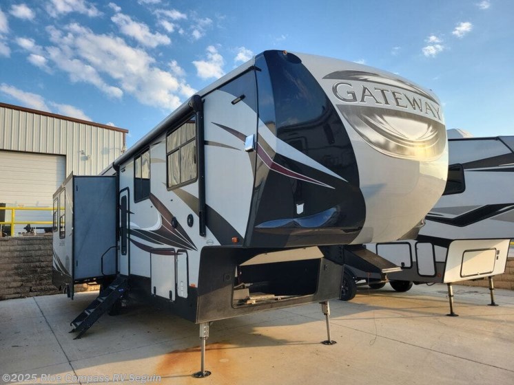 Email now about this 2018 Heartland Gateway 3712 RDMB! Used 2018 Heartland Gateway 3712 RDMB available in Seguin, Texas