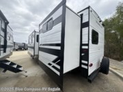 Call now about this 2026 Grand Design Transcend 325BHT! 2026 Grand Design Transcend 325BHT - New Travel Trailer For Sale by Blue Compass RV Seguin in Seguin, Texas