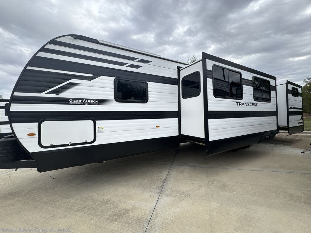 Contact us now about this 2026 Grand Design Transcend 325BHT! 2026 Transcend 325BHT by Grand Design from Blue Compass RV Seguin in Seguin, Texas