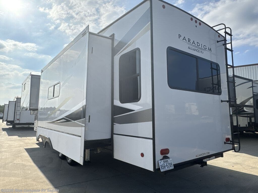 Call now about this 2022 Alliance RV Paradigm 340RL! 2022 Alliance RV Paradigm 340RL - Used Fifth Wheel For Sale by Blue Compass RV Seguin in Seguin, Texas