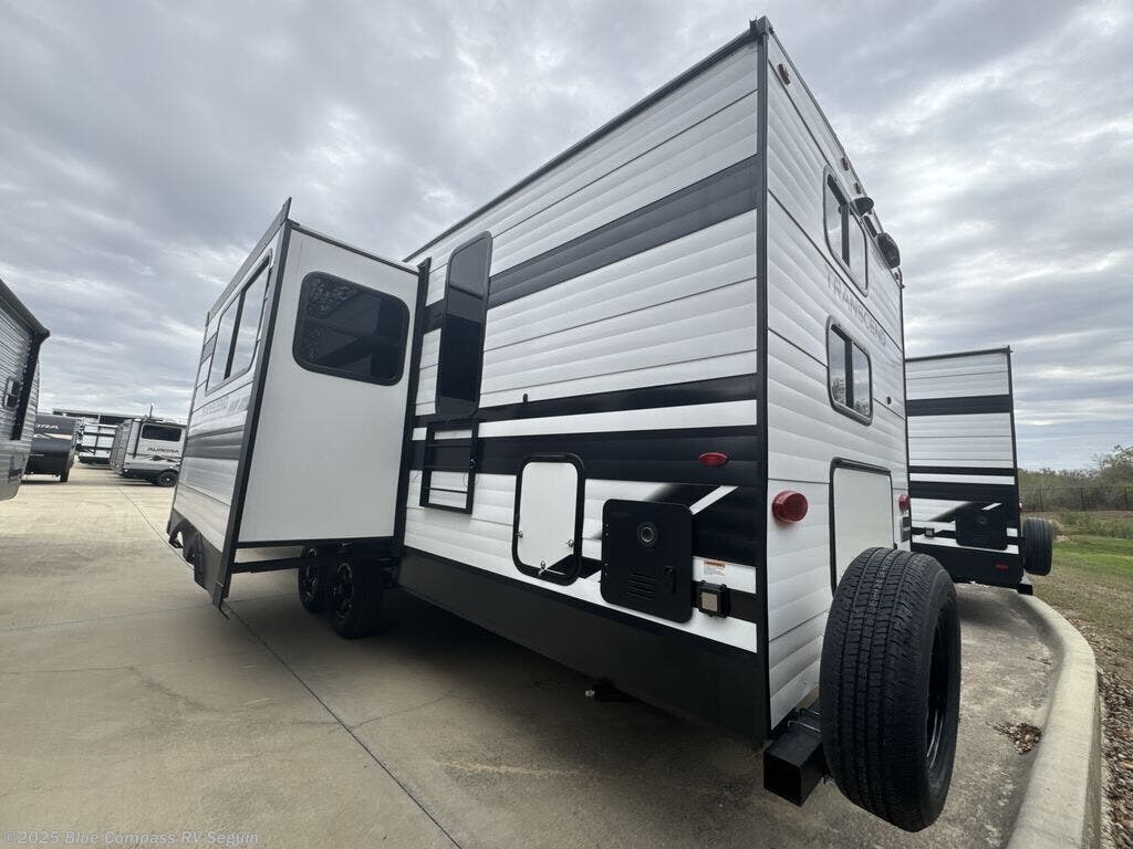 Call now about this 2026 Grand Design Transcend Xplor 265BHT! 2026 Grand Design Transcend Xplor 265BHT - New Travel Trailer For Sale by Blue Compass RV Seguin in Seguin, Texas