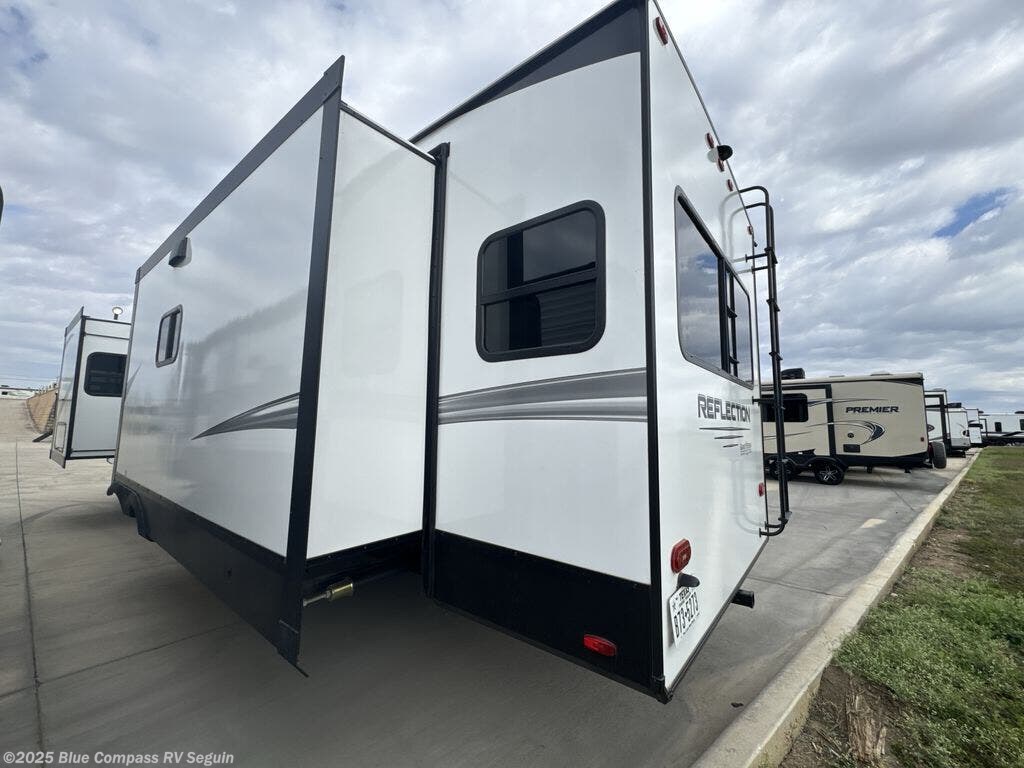 Call now about this 2025 Grand Design Reflection 315RLTS! 2025 Grand Design Reflection 315RLTS - Used Travel Trailer For Sale by Blue Compass RV Seguin in Seguin, Texas