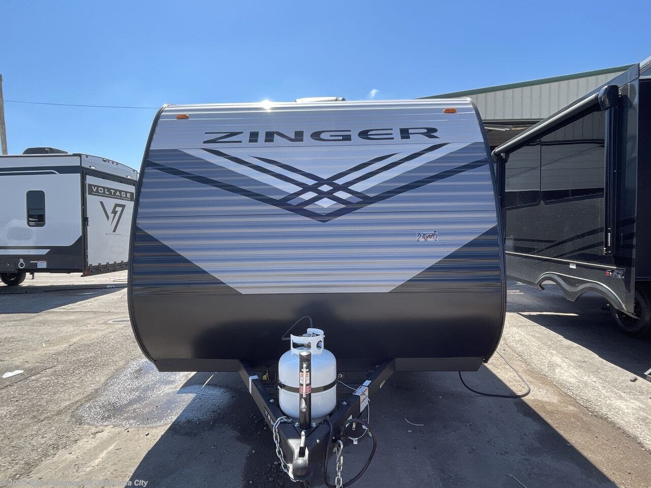 Contact us now about this 2026 CrossRoads Zinger Lite 12BH! 2026 Zinger Lite 12BH by CrossRoads from Blue Compass RV Oklahoma City in Norman, Oklahoma
