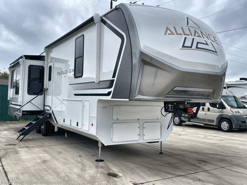 Contact us now about this 2026 Alliance RV Paradigm 340RL! 2026 Paradigm 340RL by Alliance RV from Blue Compass RV Oklahoma City in Norman, Oklahoma
