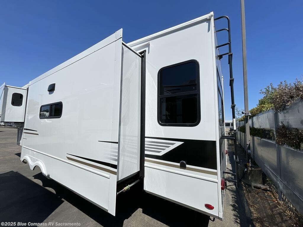 Call now about this 2025 Keystone Cougar 316RLS! 2025 Keystone Cougar 316RLS - New Fifth Wheel For Sale by Blue Compass RV Sacramento in Rancho Cordova, California