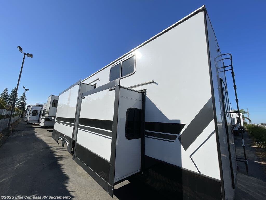 Contact us now about this 2026 Keystone Montana High Country 381TB! 2026 Montana High Country 381TB by Keystone from Blue Compass RV Sacramento in Rancho Cordova, California