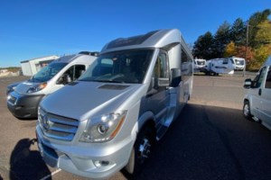2019 Leisure Travel Unity U24IB