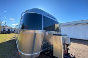 2017 Airstream International Signature 27FB
