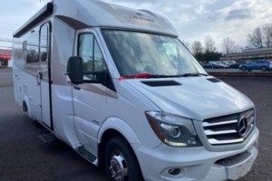 2018 Leisure Travel Unity U24MB