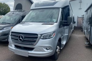 2020 Leisure Travel Unity U24IB