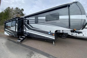 2025 Jayco North Point 381CKRE