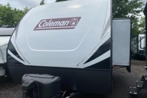 2020 Coleman Light 1805RB