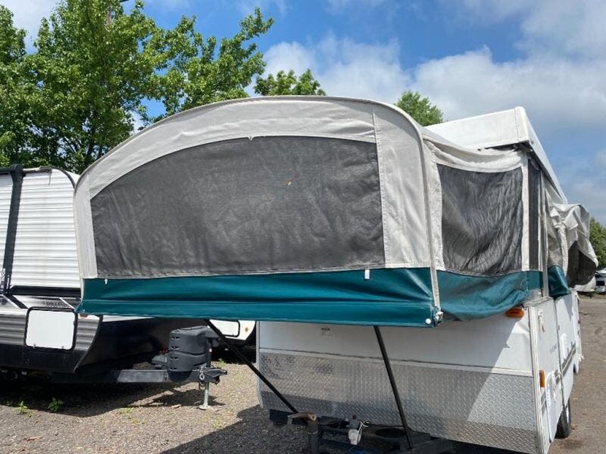 Used 2004 Fleetwood Highlander Niagara available in Souderton, Pennsylvania