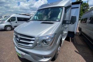 2019 Leisure Travel Unity U24MB