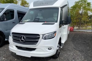 2026 Leisure Travel Unity U24RL