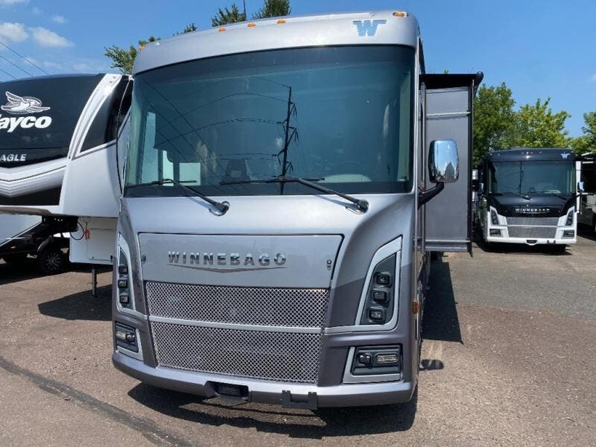New 2025 Winnebago Sunstar 29V available in Souderton, Pennsylvania