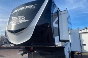 2026 Jayco Seismic 359