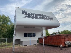 2006 S & S Montana Avalanche 993 Truck Camper - Used Truck Camper for sale by Fretz RV in Souderton, Pennsylvania