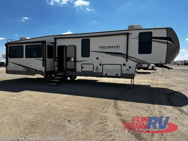 Used 2023 Forest River Wildwood Heritage Glen 369BL available in Cleburne, Texas