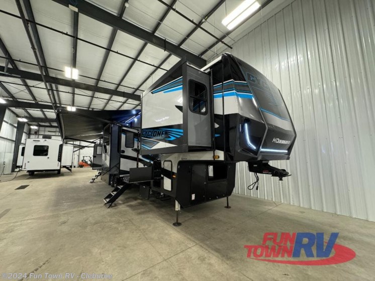 New 2024 Heartland Cyclone 4008 available in Cleburne, Texas