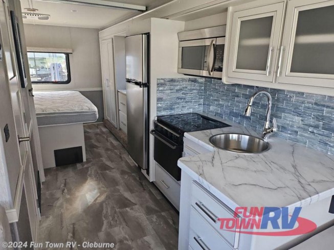 2021 Admiral 29M by Holiday Rambler from Fun Town RV - Cleburne in Cleburne, Texas